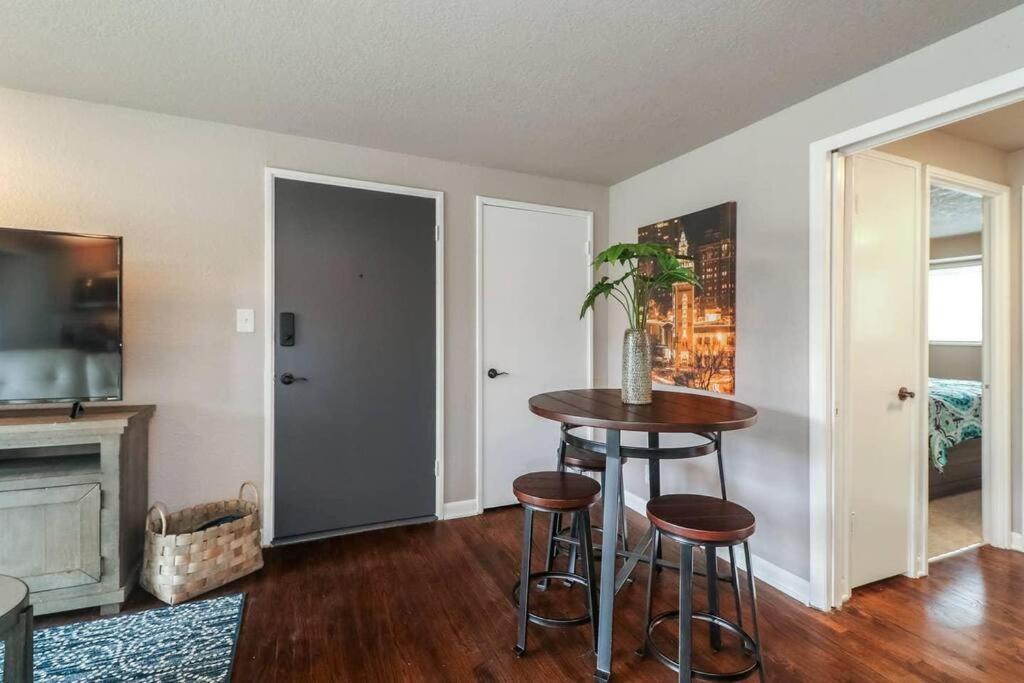 Holly First Floor 2 King Beds Kansas City Exterior foto