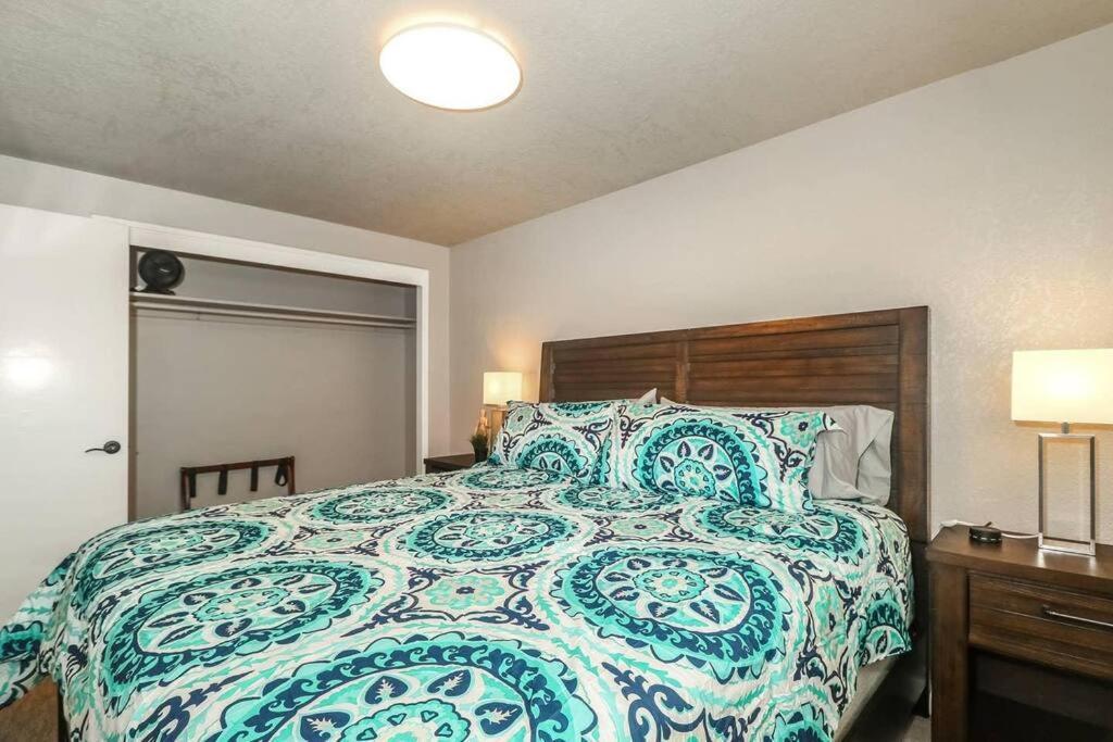 Holly First Floor 2 King Beds Kansas City Exterior foto