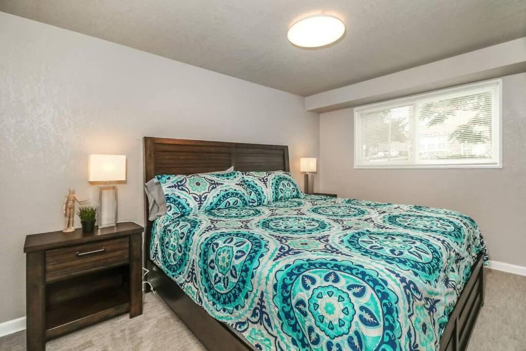 Holly First Floor 2 King Beds Kansas City Exterior foto